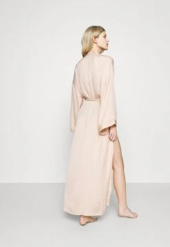 Anna Field Albornoz - Nude, Mujer 11 Anna Field Albornoz - Nude, Mujer -Anna Field Ventas 2022 36de4b53d197489eba9e079bdbb2a78e