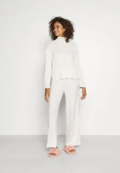 Anna Field SET - Pijama - Beige, Mujer 9 Anna Field SET - Pijama - Beige, Mujer -Anna Field Ventas 2022 3787d3674bbe40ccb22b987a8650e987