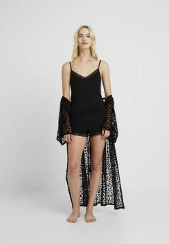 Anna Field CLAIRE FAGOTTING SHORT SET - Pijama - Black, Mujer 9 Anna Field CLAIRE FAGOTTING SHORT SET - Pijama - Black, Mujer -Anna Field Ventas 2022 3f9bbd1a2a7547dc8ab3405a90e2d662