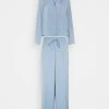 Anna Field HAMMERED SATIN PJ SET - Pijama - Blue Denim, Mujer -Anna Field Ventas 2022 d2bb2bb8c456465eb035f1c052b7df5a